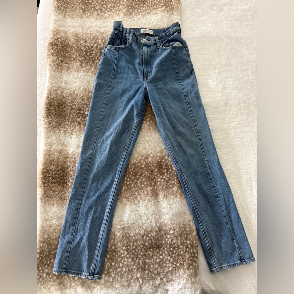 Abercrombie Curve Love Ultra High Rise Straight Jean
